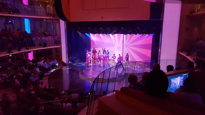 AIDAperla Theatrium Show