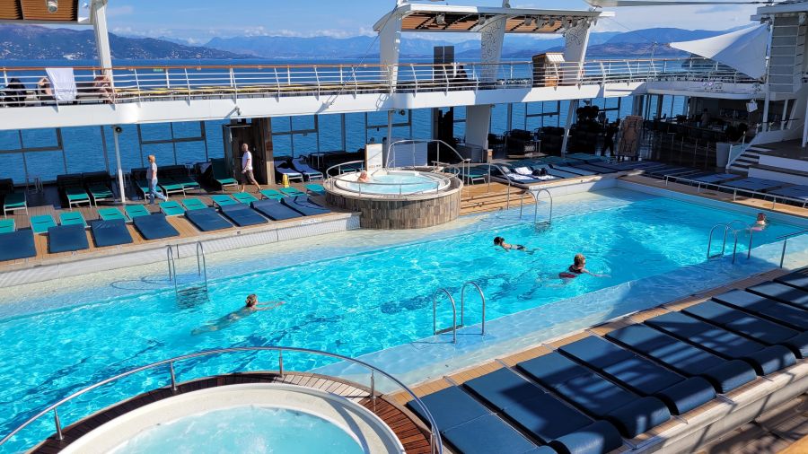 Mein Schiff 6 - 25 Meter Pool